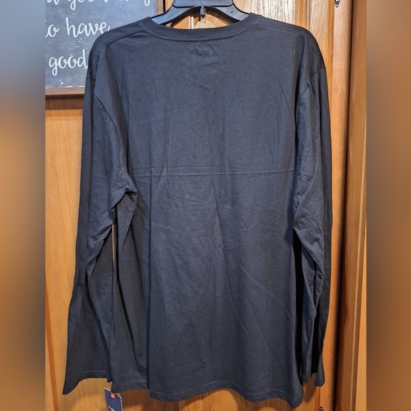 A Fanatics Atlanta Braves World Series  long sleeve t-shirt in a men's XL. NWT - Picture 4 of 7